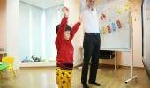 KHI TIẾNG ANH ĐANG DẦN TRỞ THÀNH NGÔN NGỮ THỨ 2 Ở CÁC NƯỚC CHÂU Á, THÌ TẠI SAO PHỤ HUYNH VIỆT NAM LẠI HAY BỎ LỠ CƠ HỘI CHO CON HỌC TIẾNG ANH TỪ NHỎ?