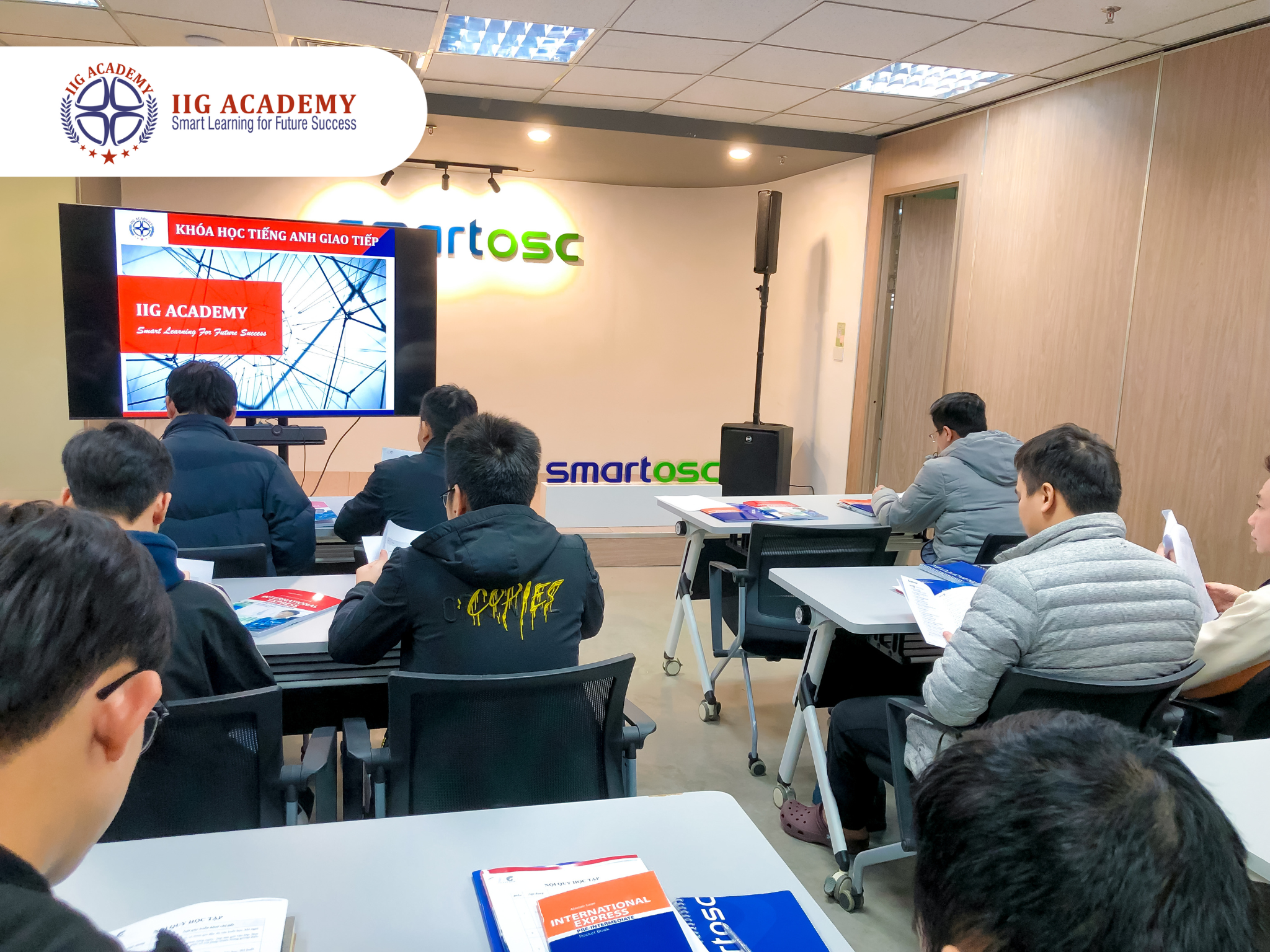 Khai giảng lớp Tiếng Anh Giao tiếp Doanh nghiệp 40h hợp tác với công ty SmartOSC