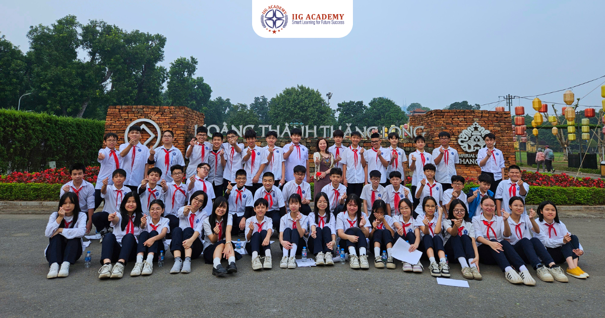 Học sinh THCS Nguyễn Công Trứ trải nghiệm giao lưu tiếng Anh với du khách nước ngoài tại Hoàng Thành Thăng Long